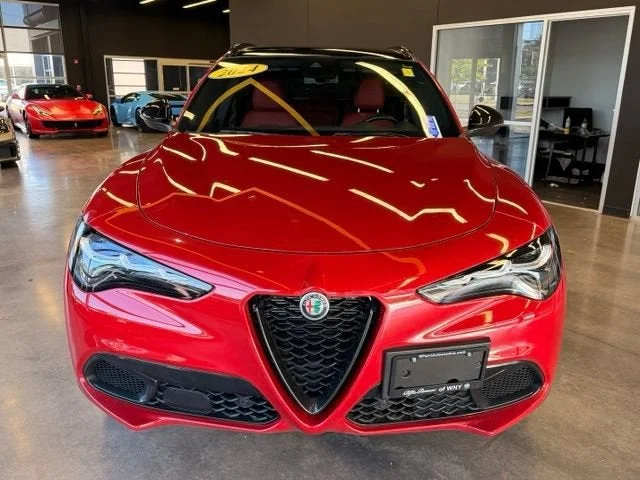 Used 2024 Alfa Rosso Alfa Romeo Veloce image 2