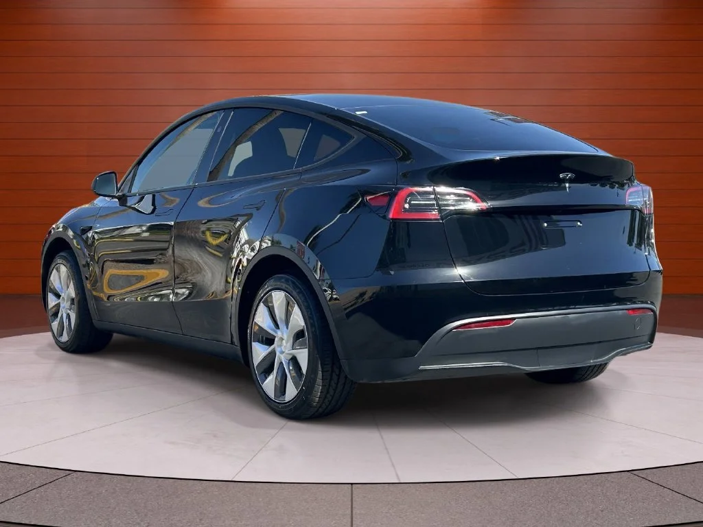 Used 2023 Solid Black Tesla Standard Range image 2