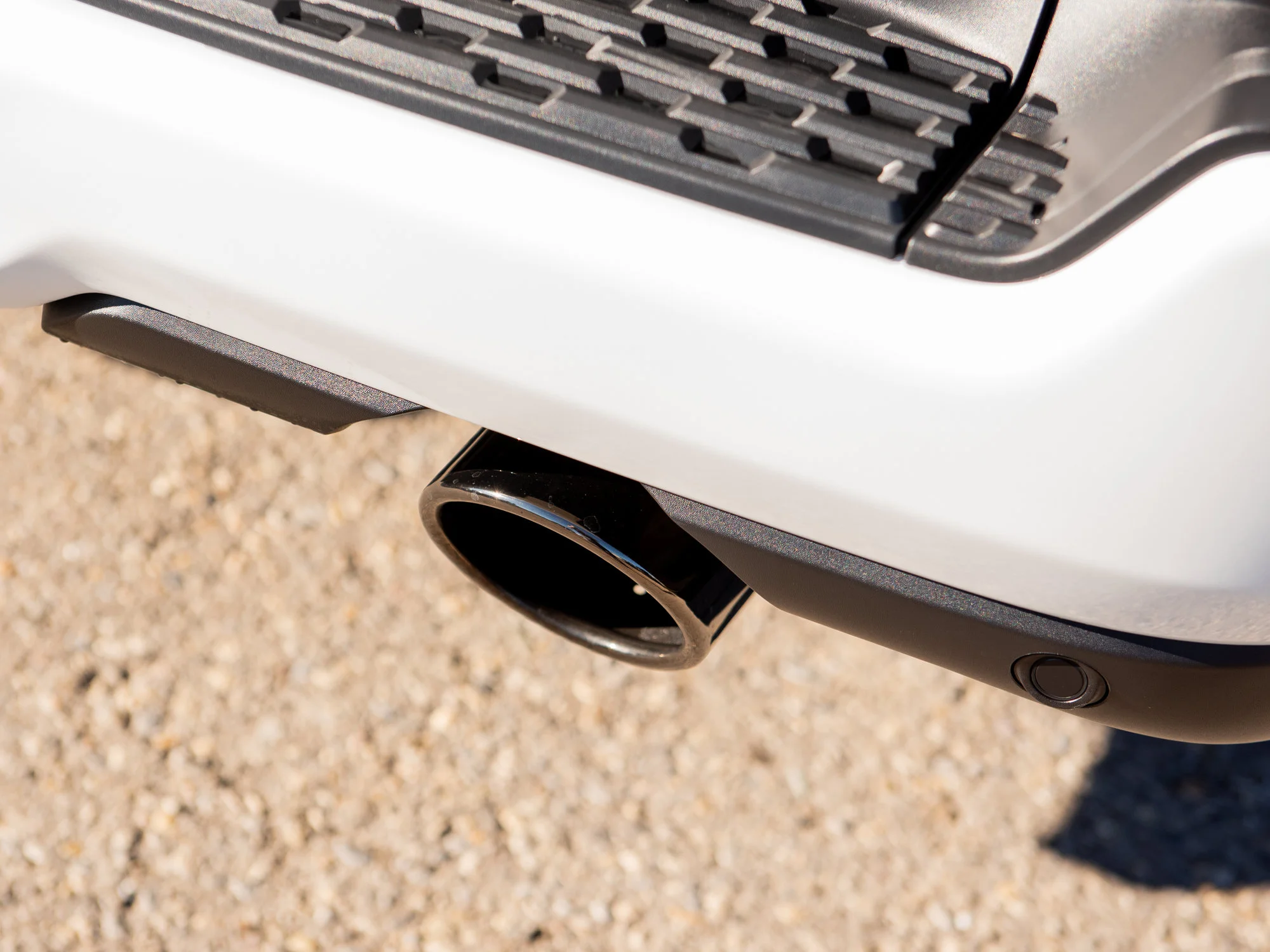 New 2026 White RAM Sport* Crew Cab 4x4, 5.7L HEMI V8, Panoramic Sunroof, 3.92 Rear Axle image 7