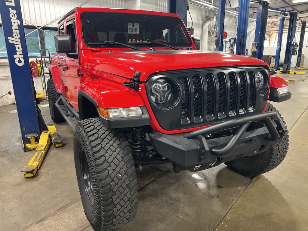 Used 2023 Firecracker Red Clearcoat Jeep Sport S image 9