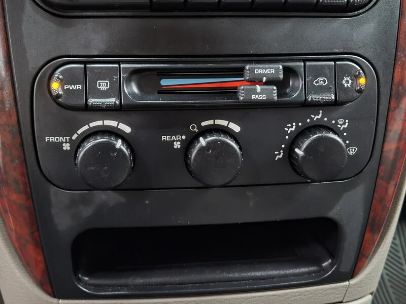 Used 2003 Silver Chrysler LX image 19