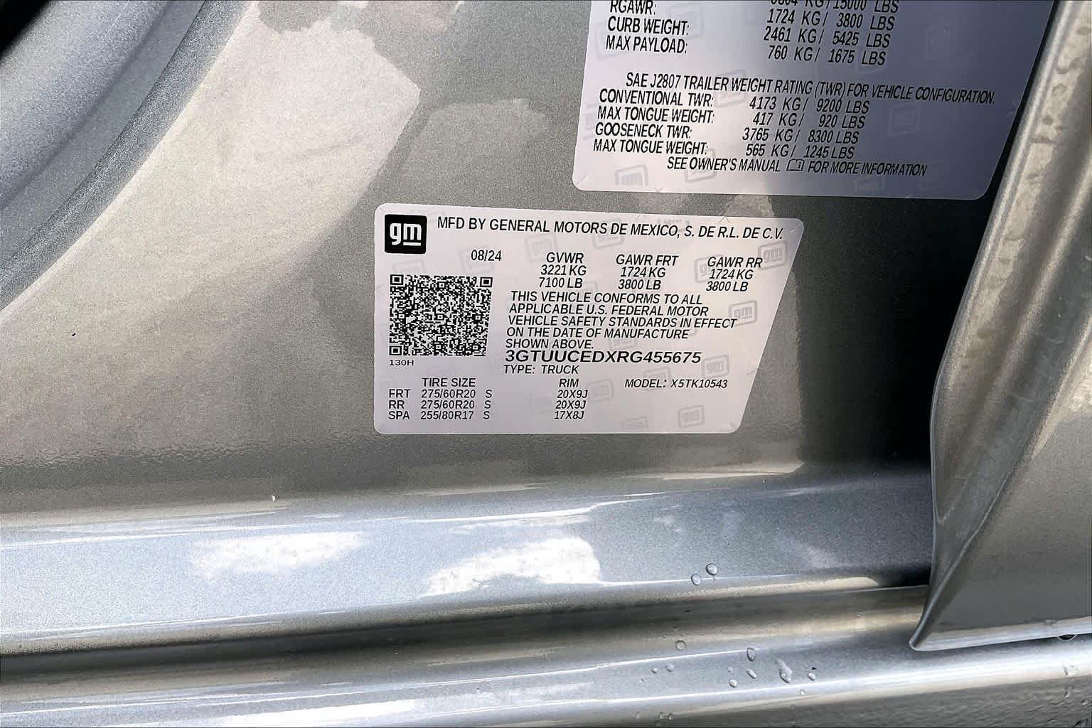 Used 2024 Sterling Metallic GMC Elevation image 35