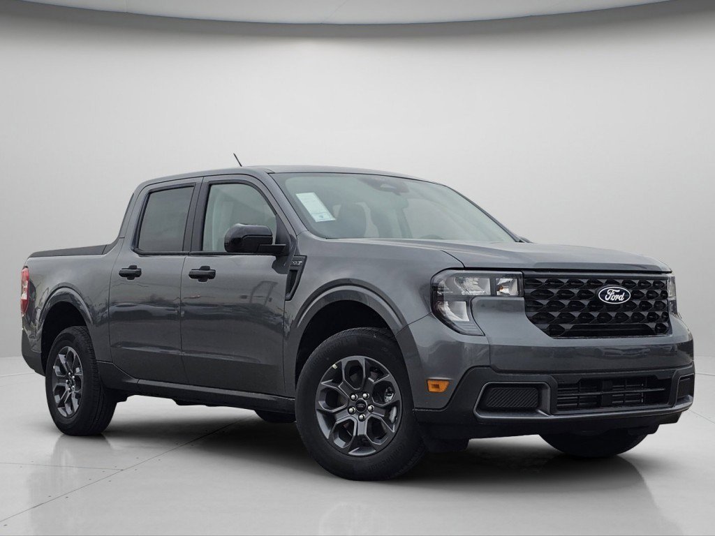 New 2026 Carbonized Gray Metallic Ford XLT image 2