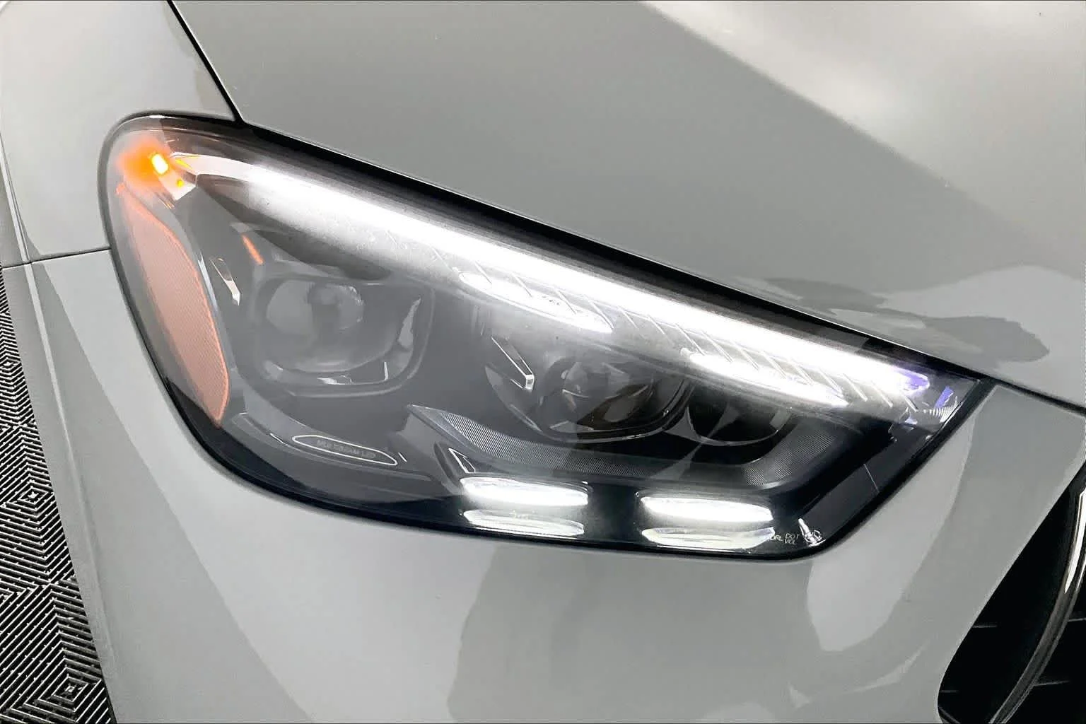 New 2026 MANUFAKTUR Alpine Grey Mercedes-Benz AMG® GLE 53 image 15