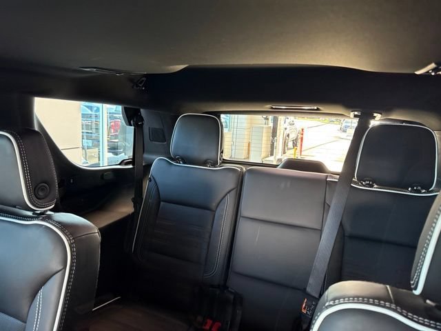 Used 2025 Midnight Pine GMC AT4 Ultimate image 12