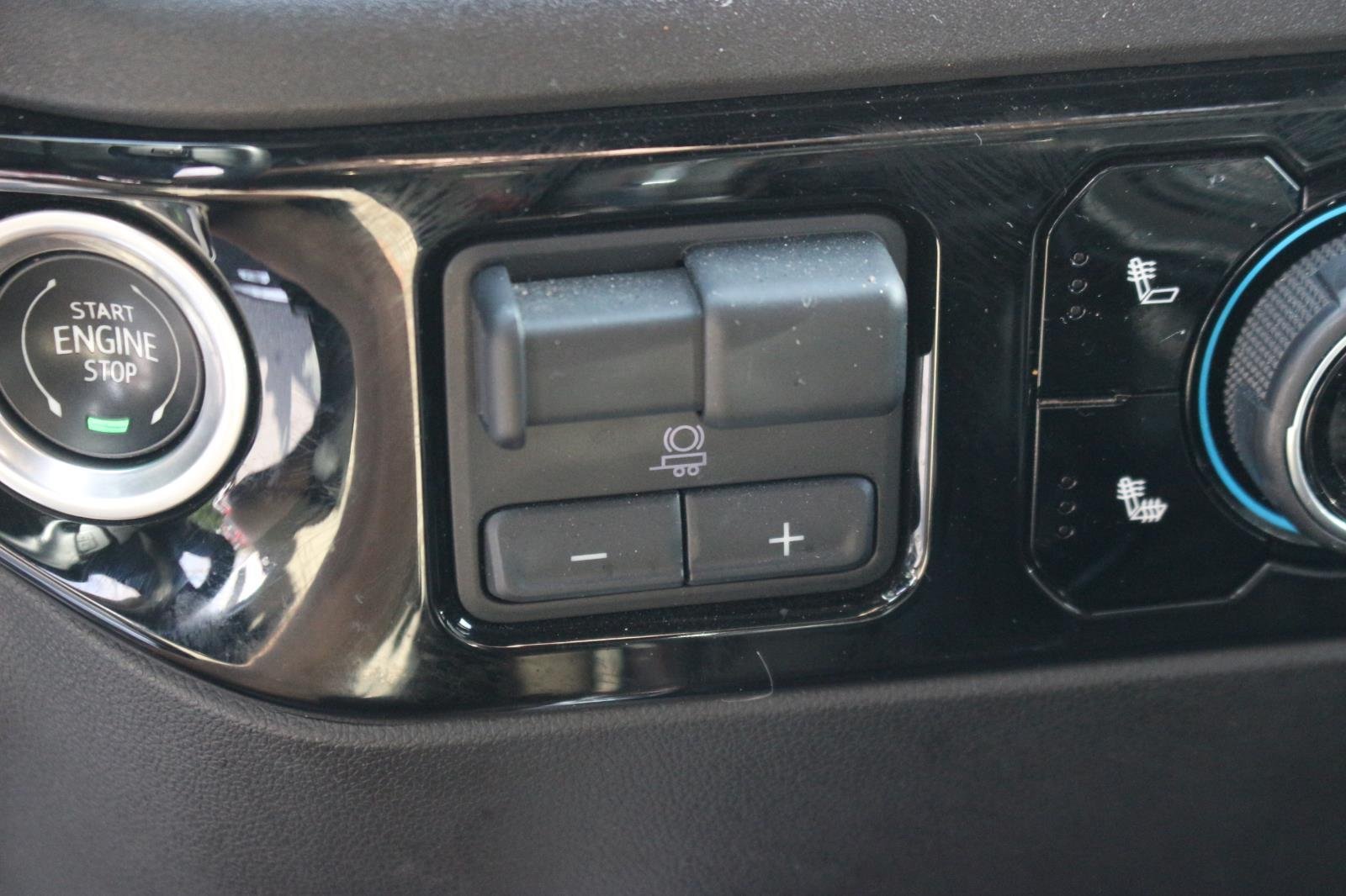Used 2024 Summit White Chevrolet RST image 29