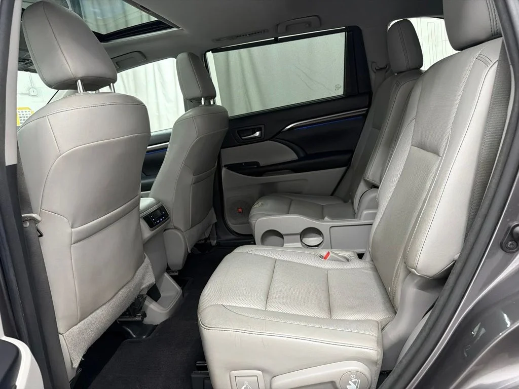 Used 2015 Gray Toyota Limited image 23