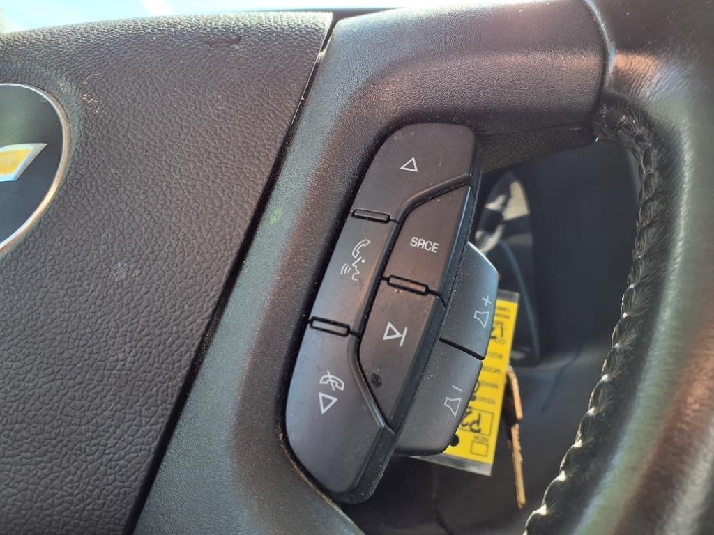 Used 2021 Summit White Chevrolet WT image 17