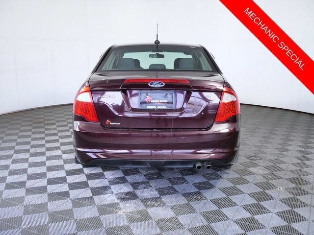 Used 2012 Red Ford SE image 7