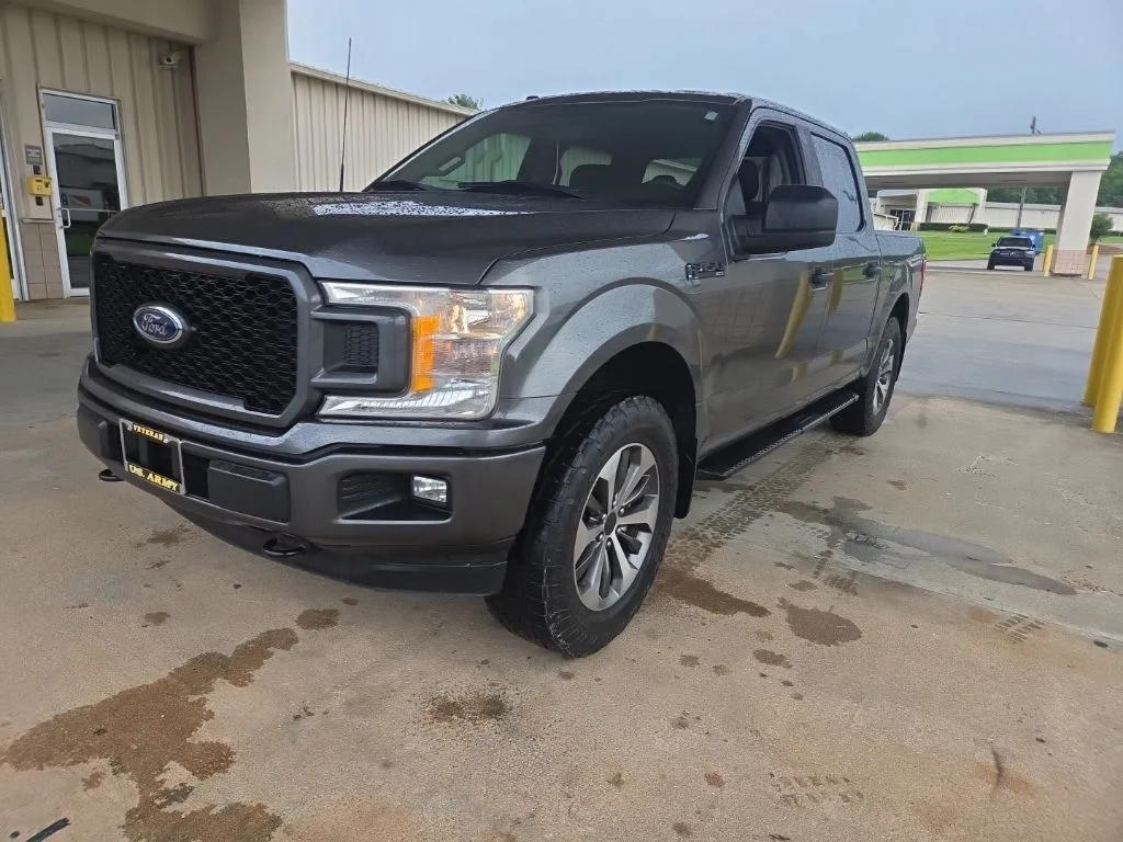 Used 2019 Magnetic Ford XL image 3