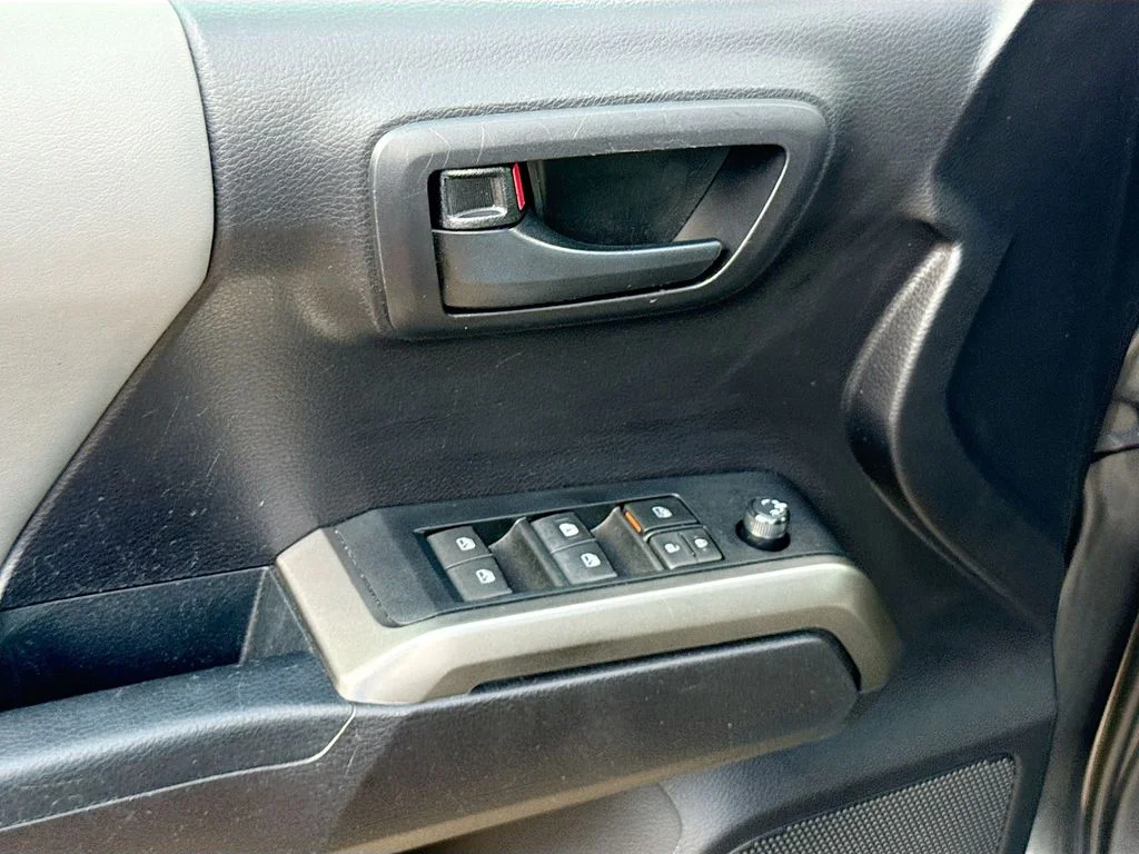 Used 2020 Gray Toyota SR5 image 19