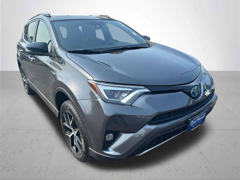 Used 2018 Gray Toyota SE image 5