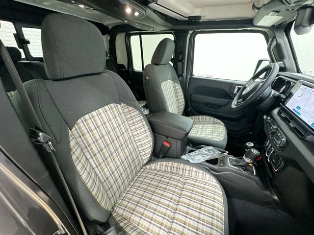 New 2026 Granite Crystal Metallic Clear-Coat Exterior Paint Jeep 85th Anniversary Edition image 27
