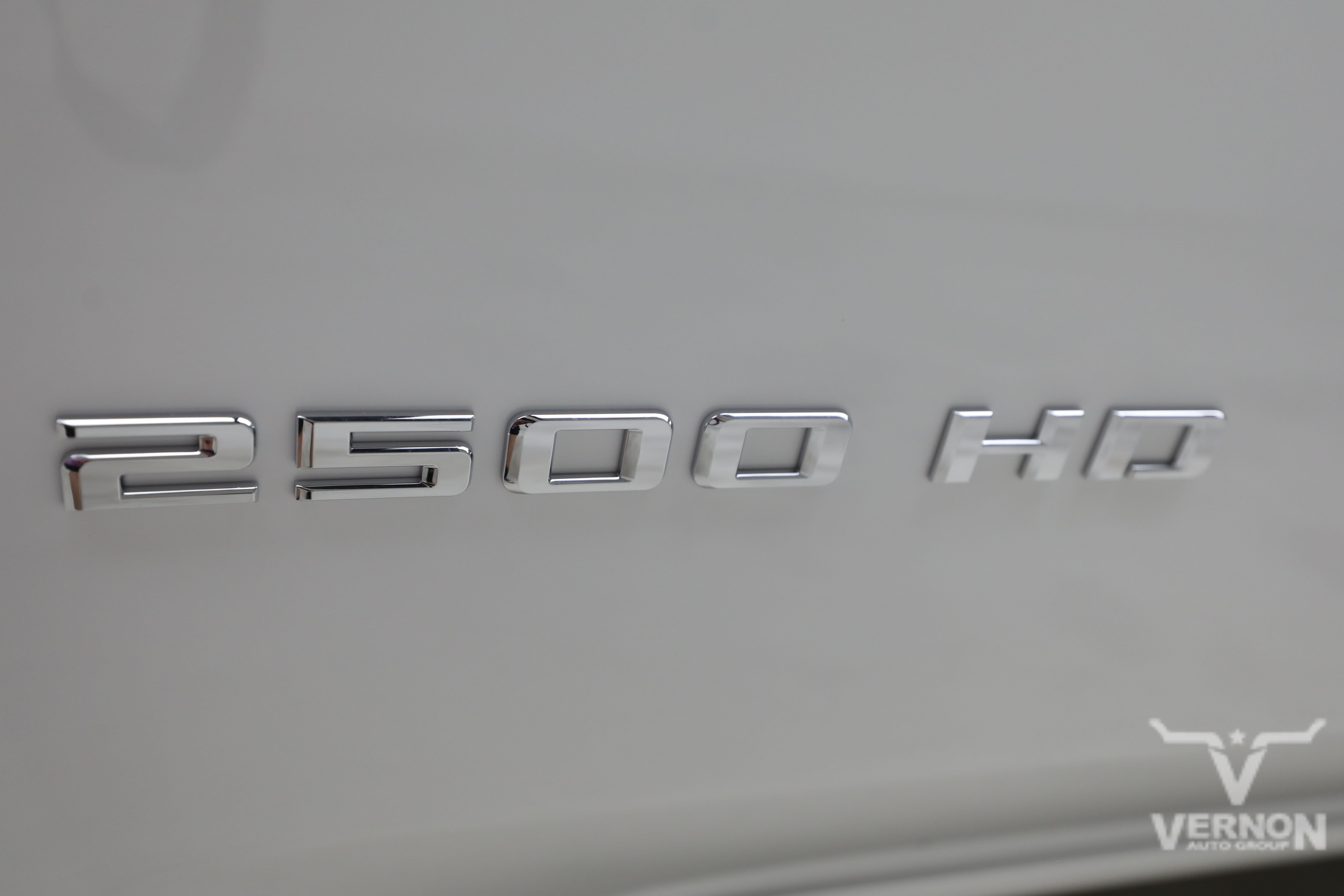 New 2026 Summit White Chevrolet N image 28