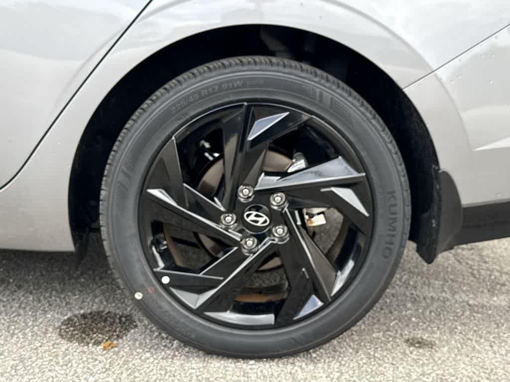 New 2026 Fluid Metal Hyundai SEL Sport image 11