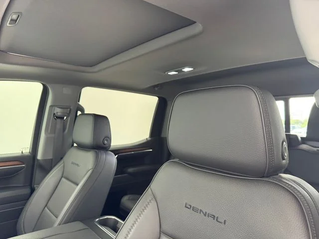 Used 2025 White Frost Tricoat GMC Denali image 5