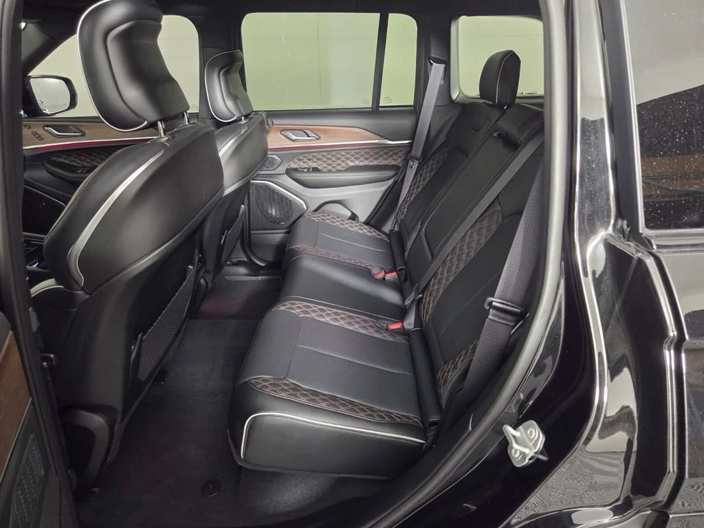 2025 Jeep Grand Cherokee Summit - Photo 22
