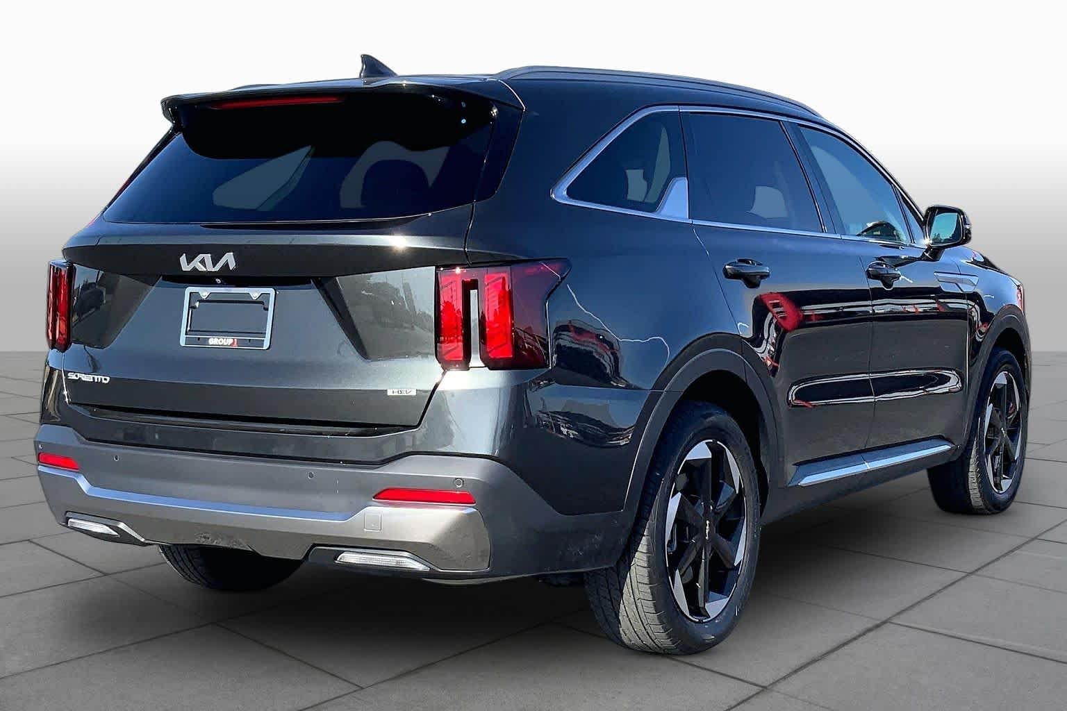 Used 2025 Interstellar Gray Kia EX image 13