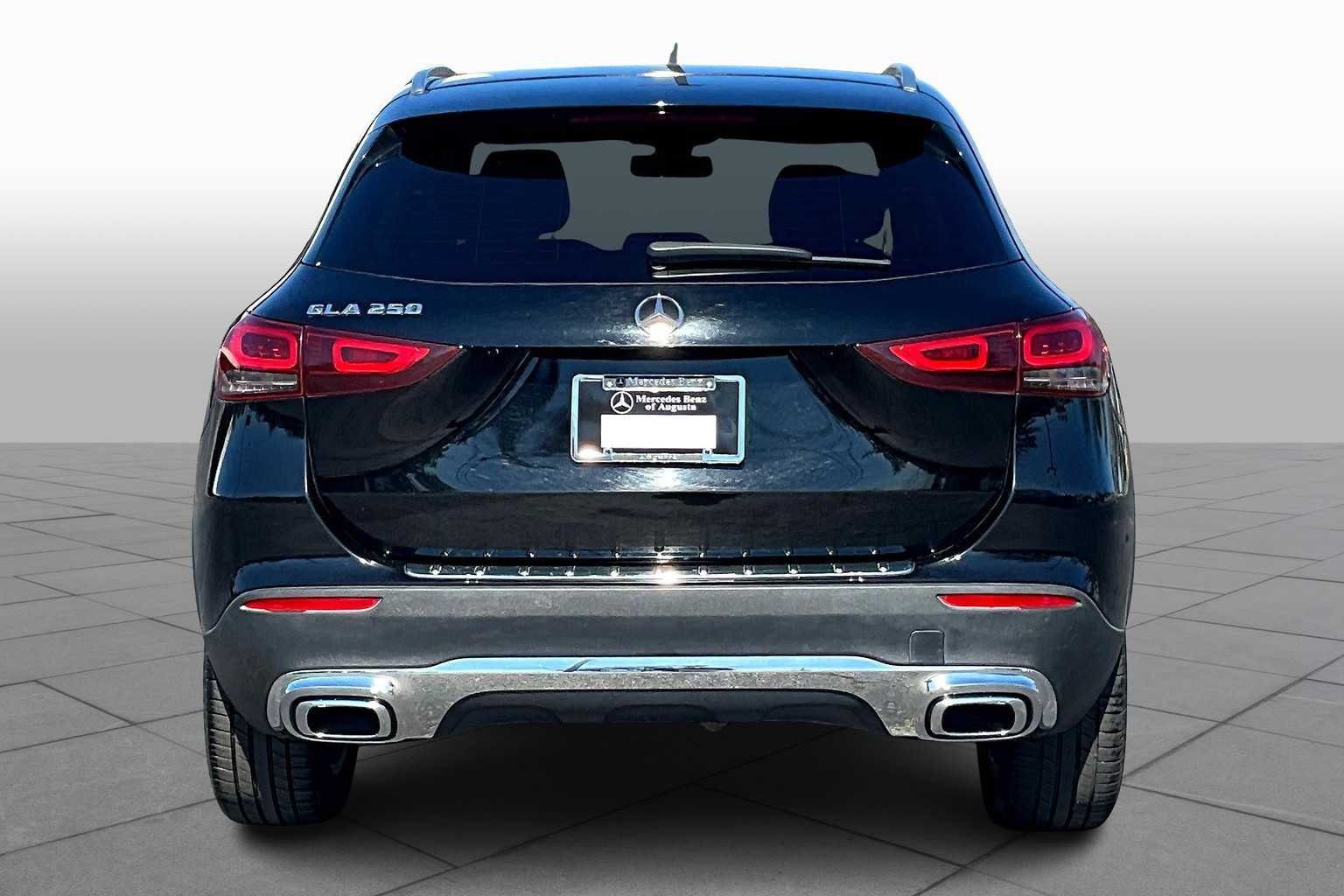 Used 2021 Night Black Mercedes-Benz GLA 250 image 4