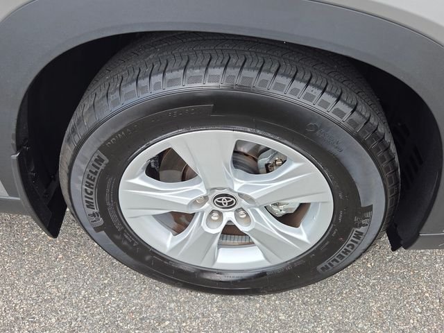 Used 2025 Silver Toyota LE image 17