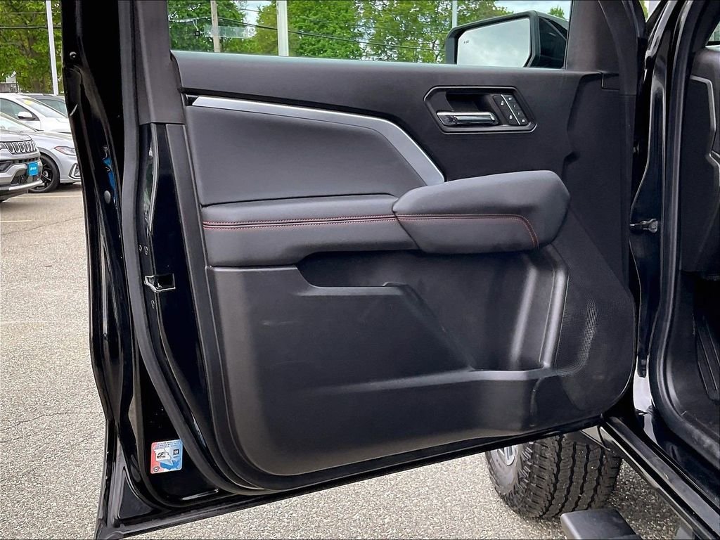 Used 2023 Black Chevrolet Z71 image 9