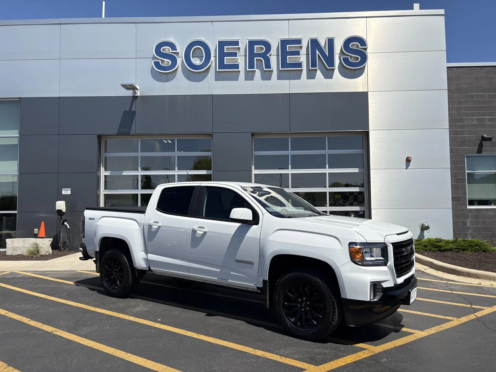 2022 GMC Canyon 4WD Elevation Crew Cab Short Box's photo