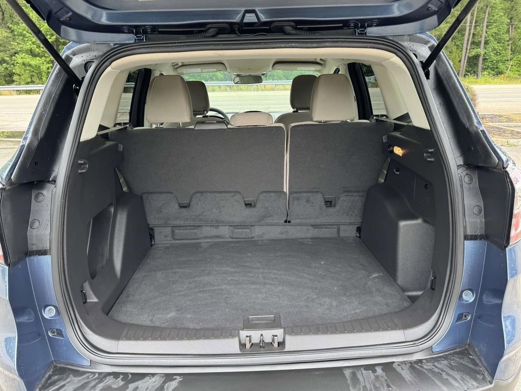 Used 2018 Blue Metallic Ford SE image 15