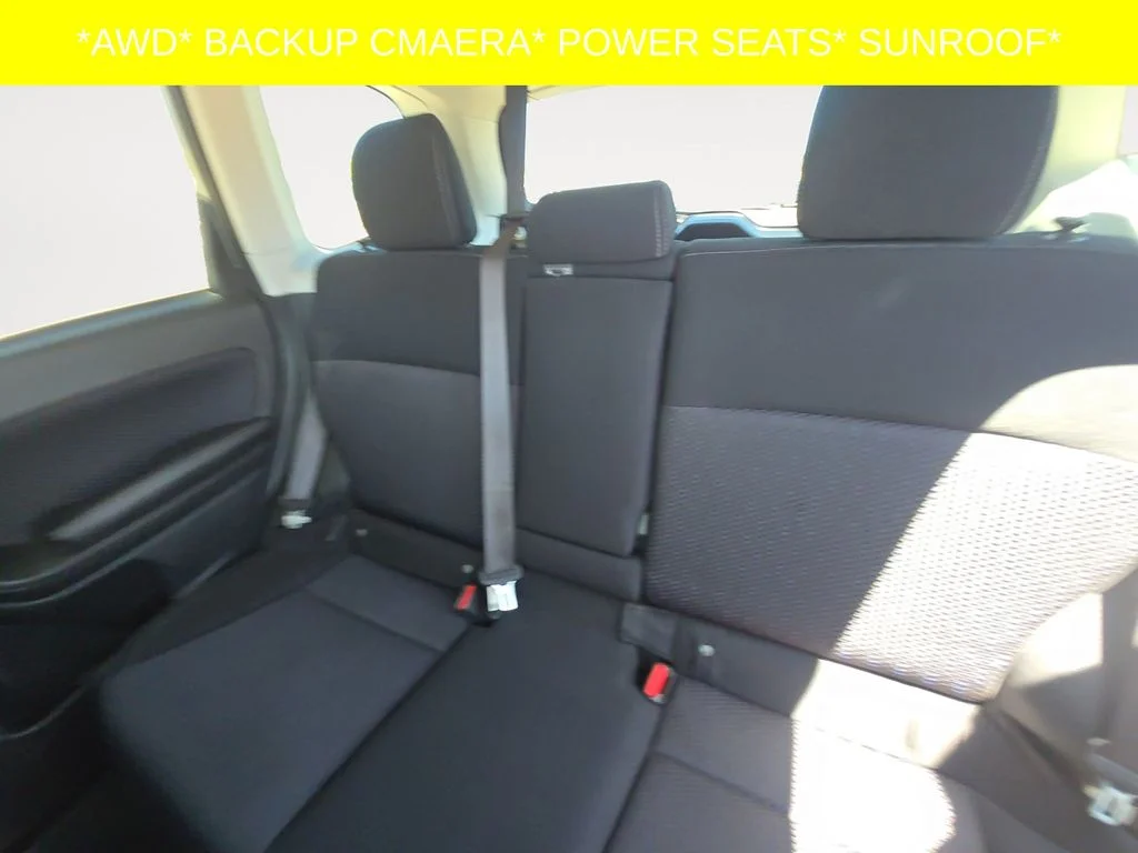 Used 2018 Silver Subaru 2.5i Premium image 15