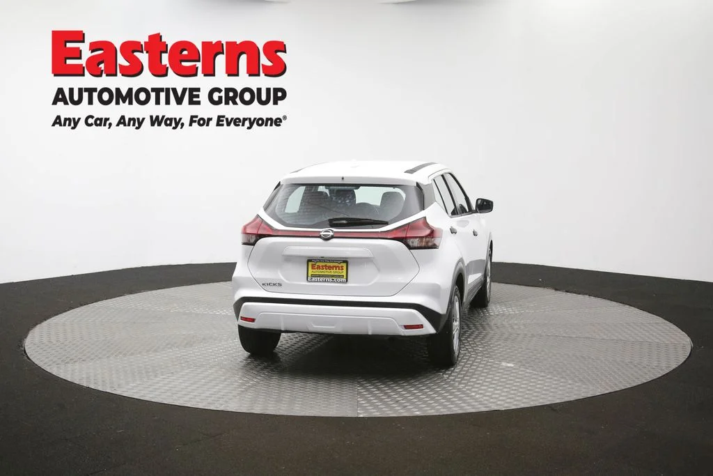 Used 2022 White Nissan S image 37
