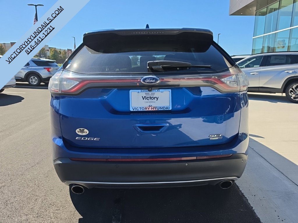 Used 2018 Blue Ford SEL image 4