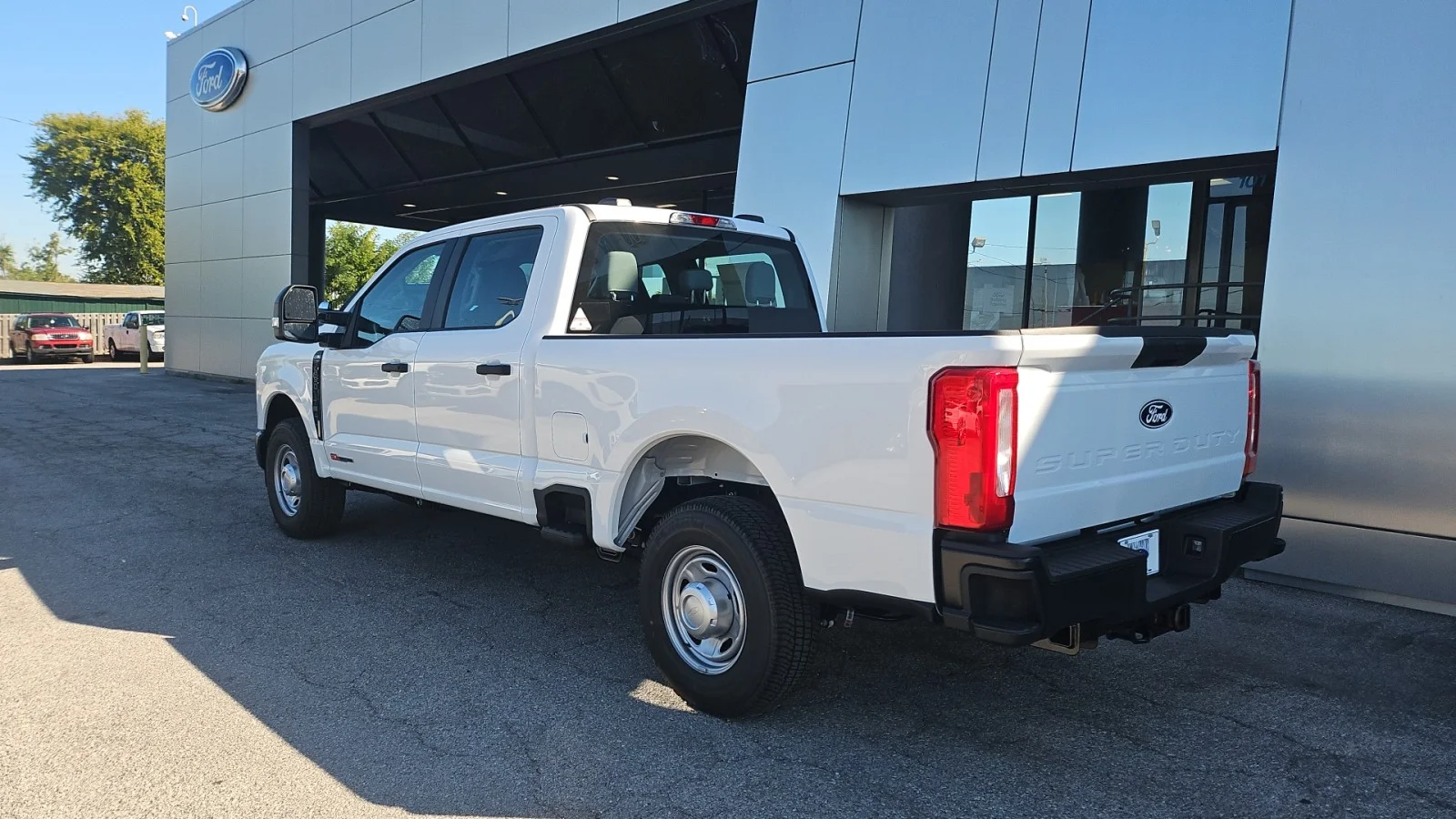 New 2027 Oxford White Ford XL image 3