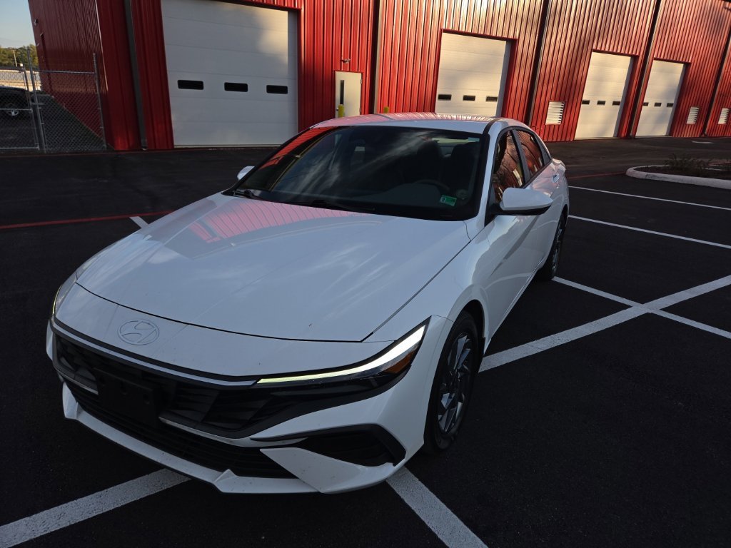 Certified Used 2024 White Hyundai SEL image 2