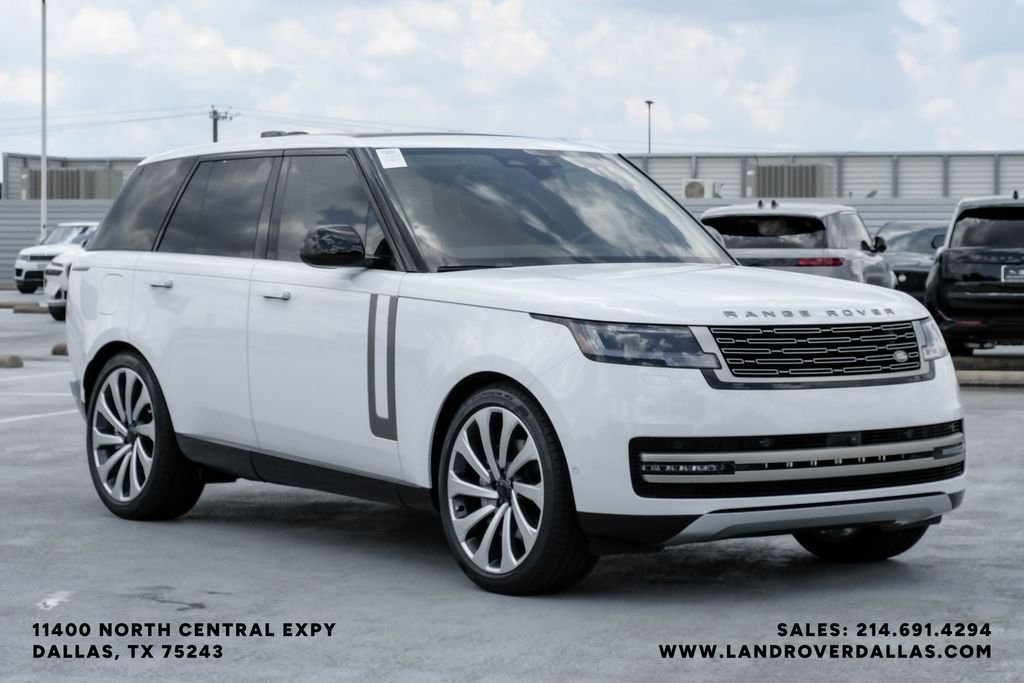 New 2026 Fuji White Land Rover SE image 6