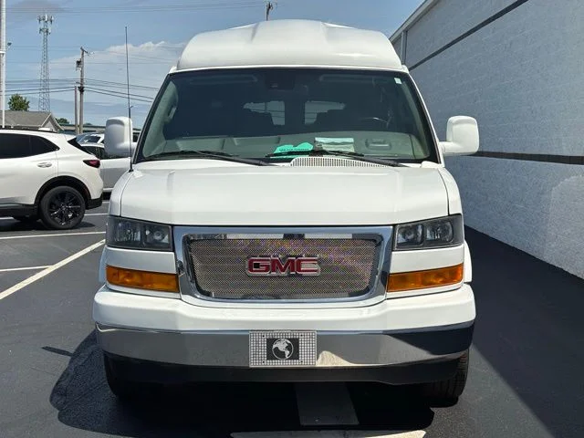 Used 2020 Summit White GMC Explorer Limited SE image 5