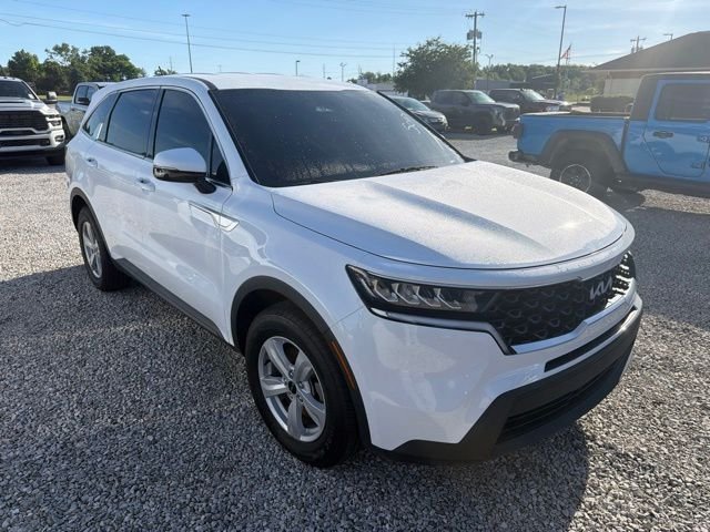 Used 2022 White Kia LX image 12