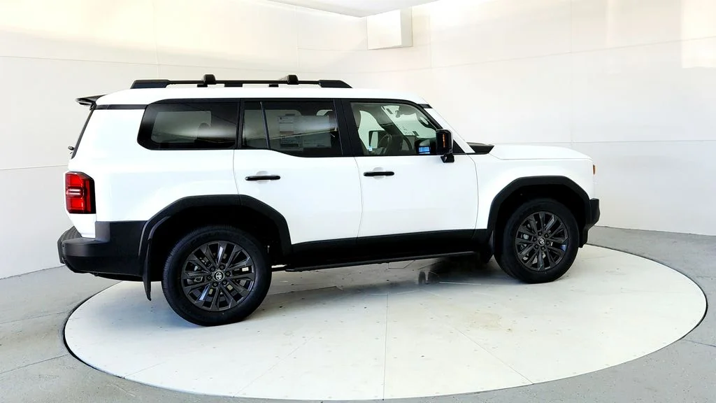 New 2027 Ice Cap Toyota Land Cruiser image 6