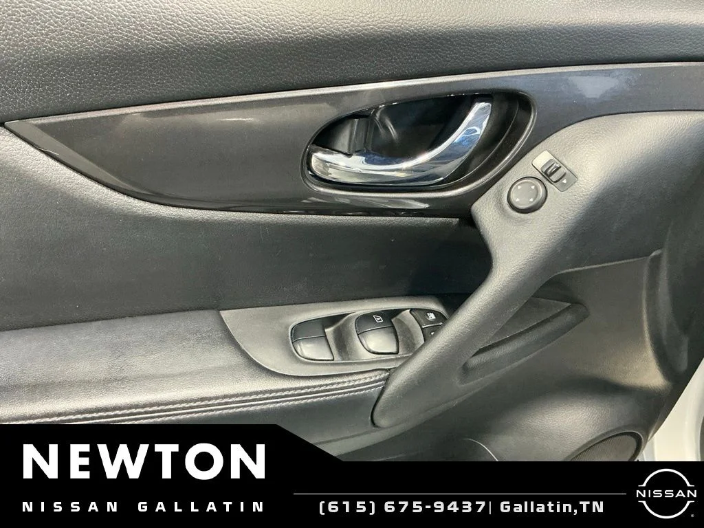 Used 2020 Brilliant Silver Metallic Nissan SV image 36