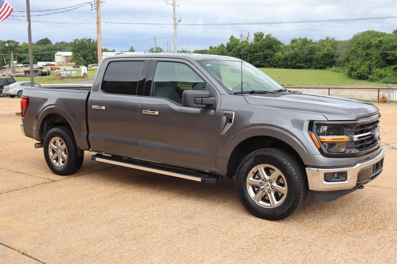 Used 2025 Carbonized Gray Ford XLT image 8