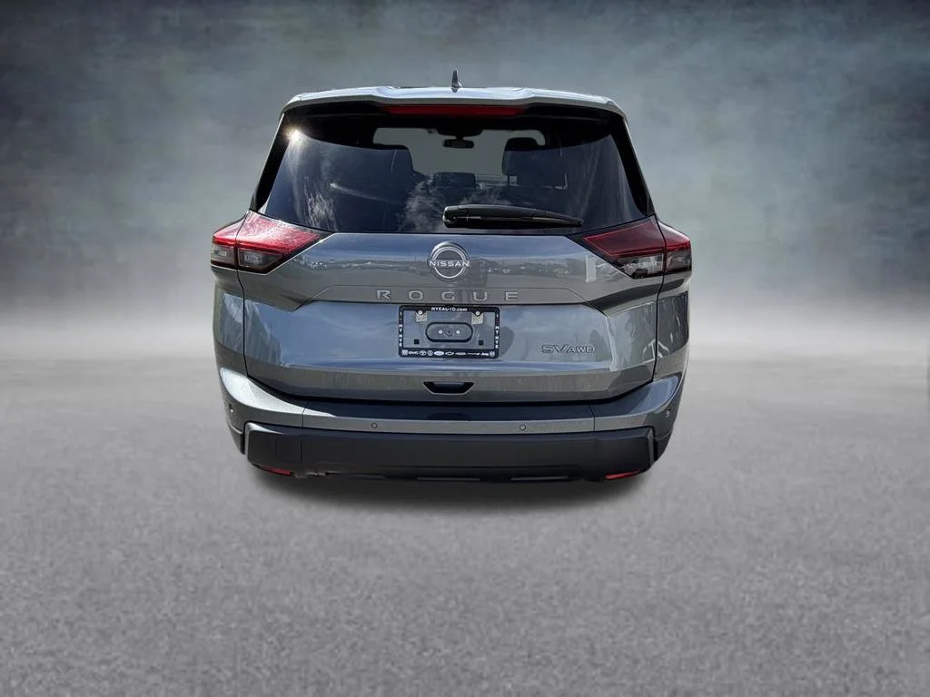 Used 2024 Gray Nissan SV image 4