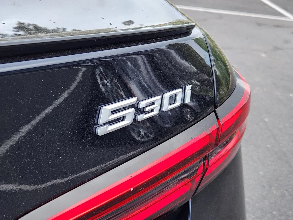 New 2027 Carbon Black Metallic BMW 530i xDrive image 19