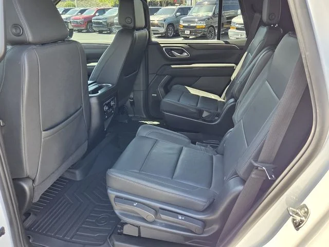 Used 2023 White Chevrolet Z71 image 11