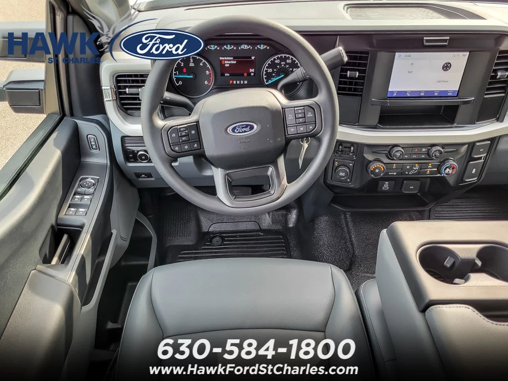 New 2026 Oxford White Ford XL image 9
