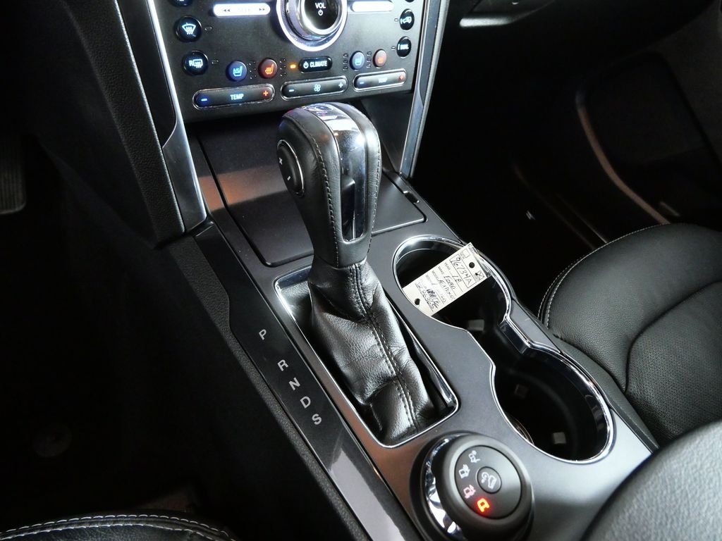 Used 2018 White Ford Limited image 15