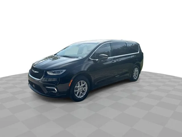 Used 2024 Black Chrysler Touring L image 5