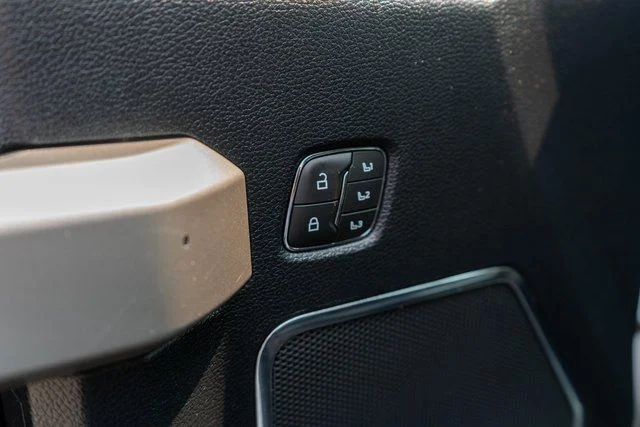 Used 2020 White Ford Lariat image 19