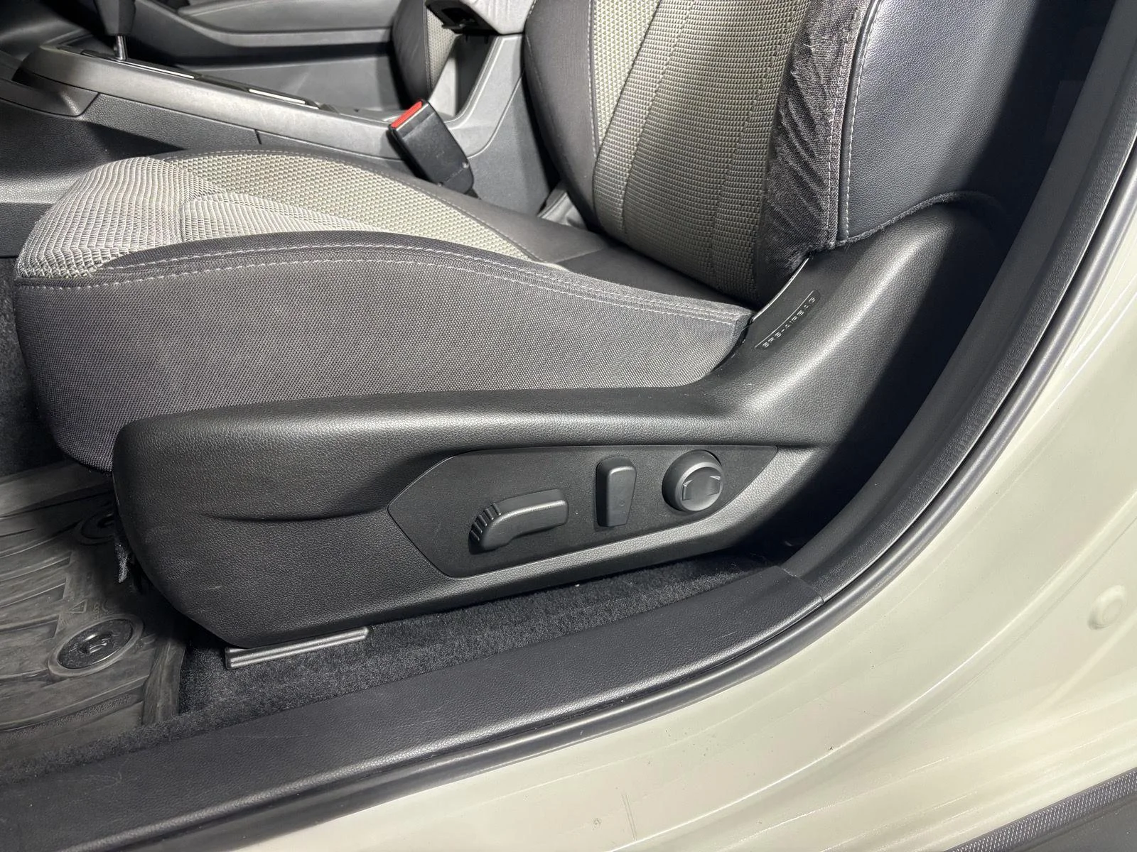 Used 2024 Crystal White Pearl Subaru Premium image 13