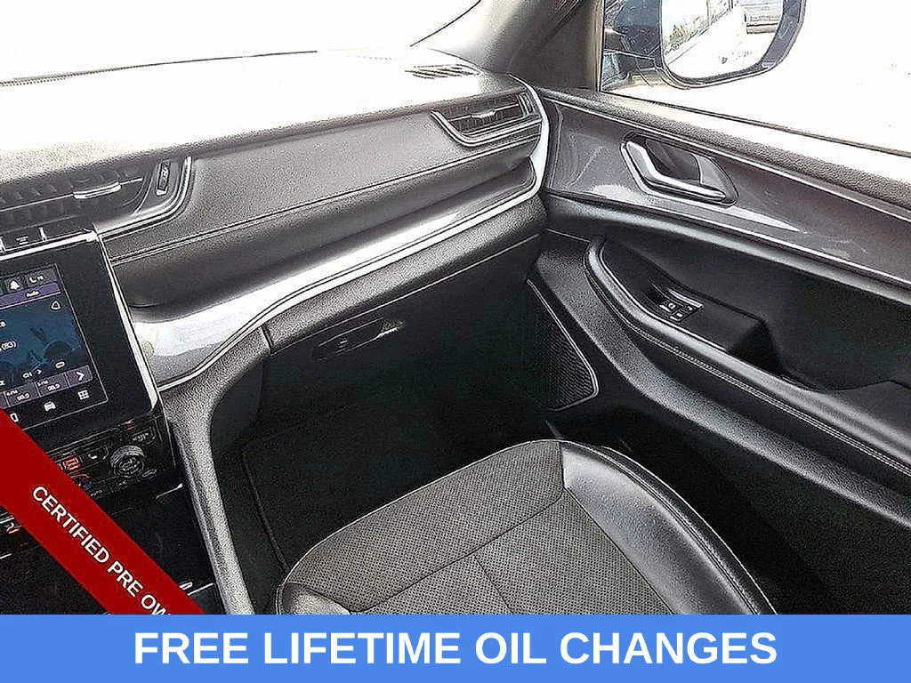 Used 2021 Silver Zynith Jeep Altitude image 19