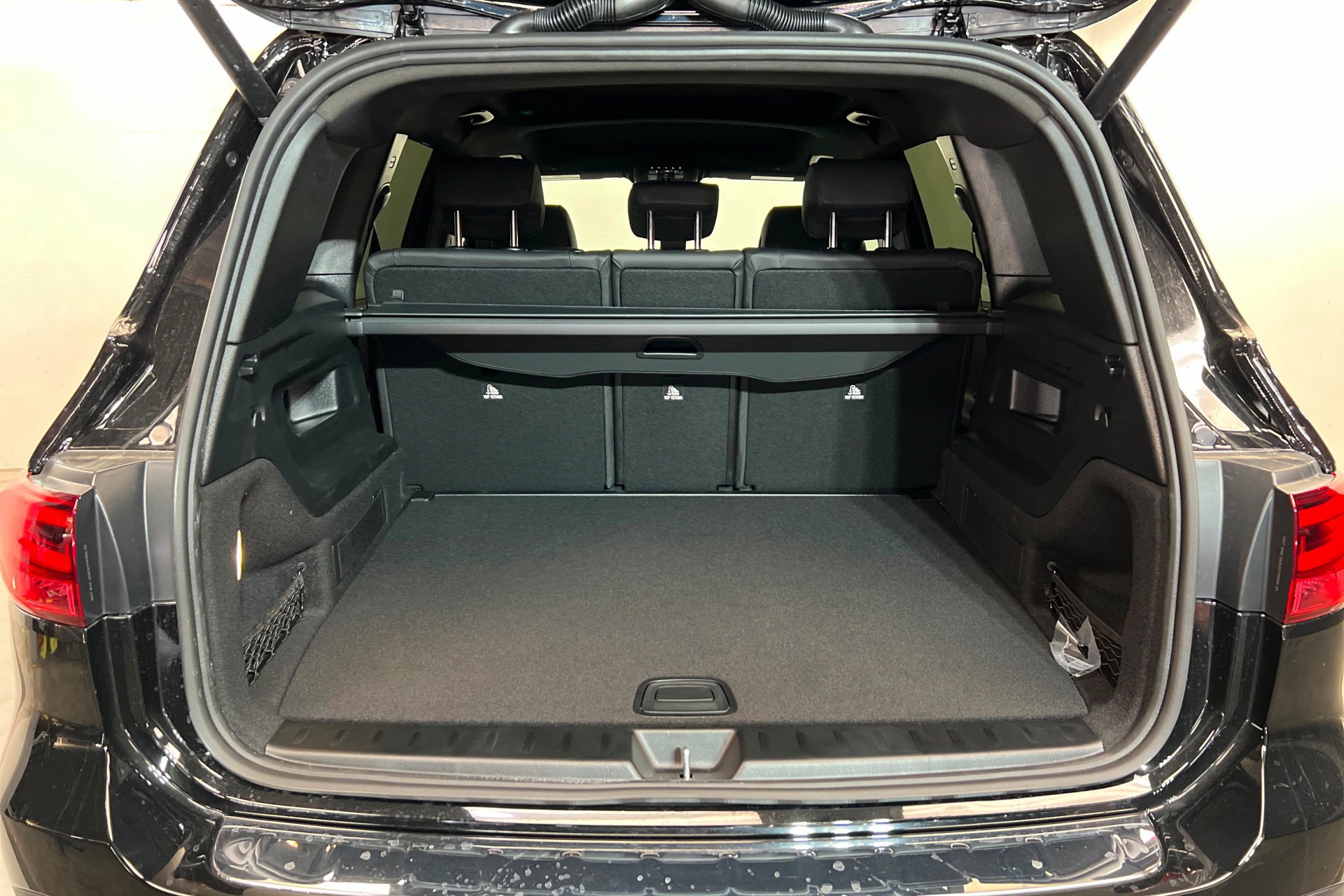 New 2026 Night Black Mercedes-Benz GLB 250 image 48