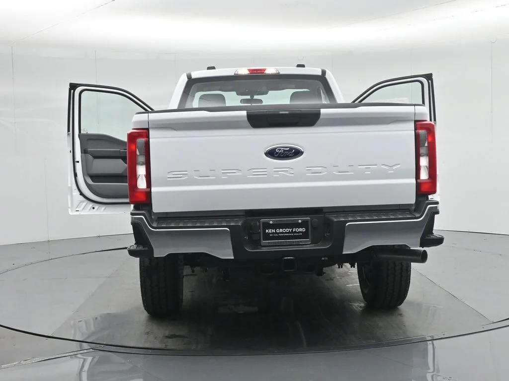 New 2026 Oxford White Ford XL image 28
