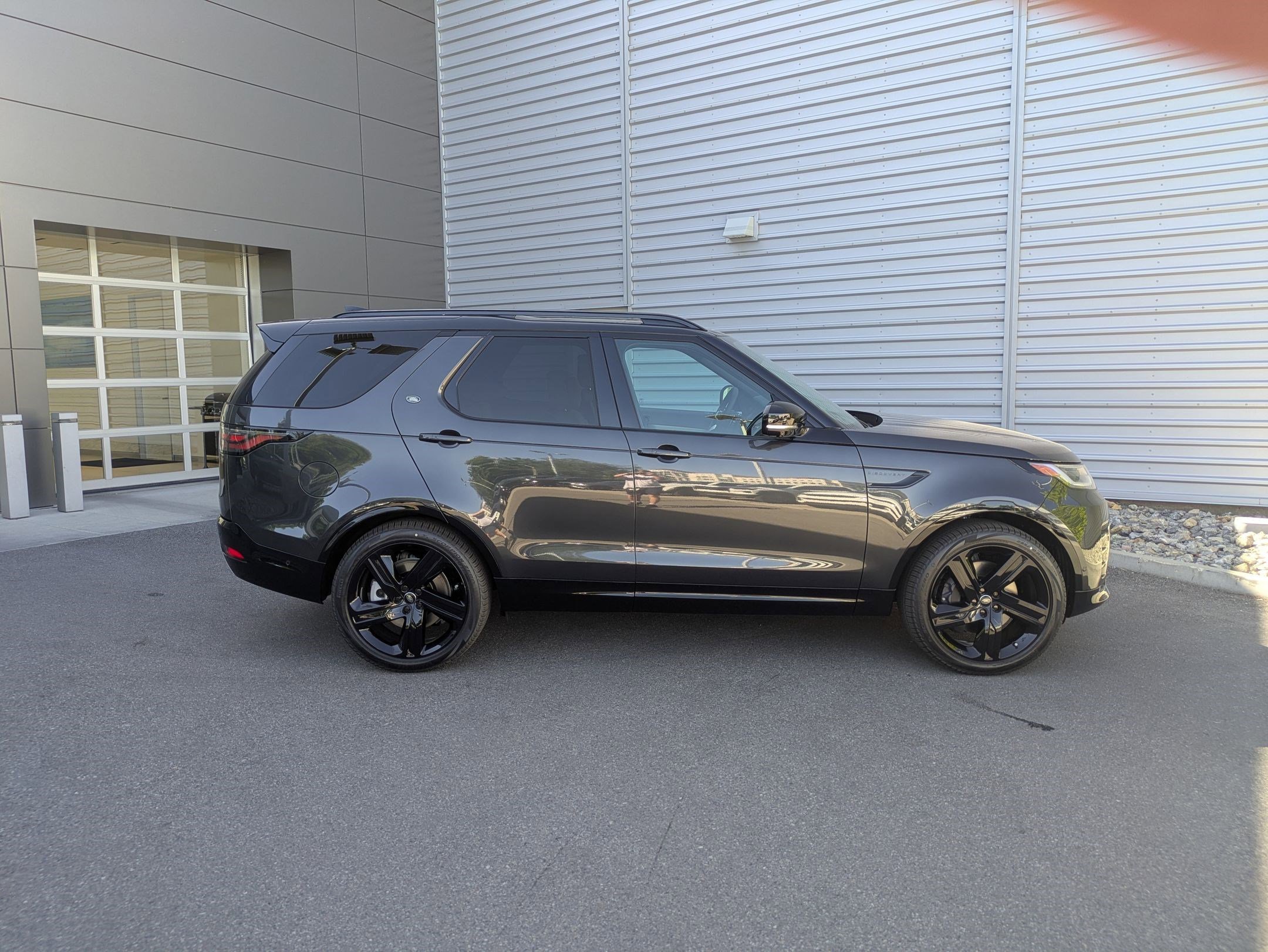 New 2026 Carpathian Grey Land Rover Gemini Edition image 4
